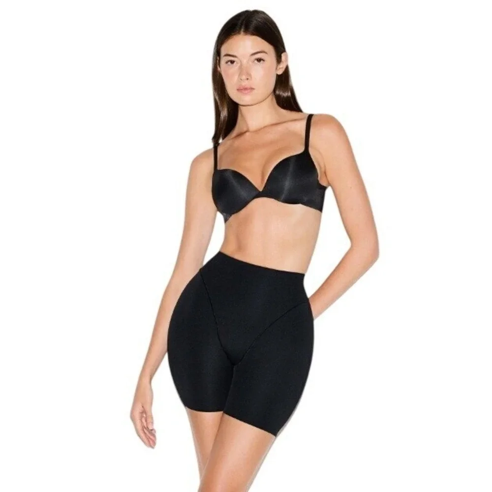 Skims Butt and Hip Enhancing‎ Mid Thigh Short Onyx Black BO-SHO-9672W Small